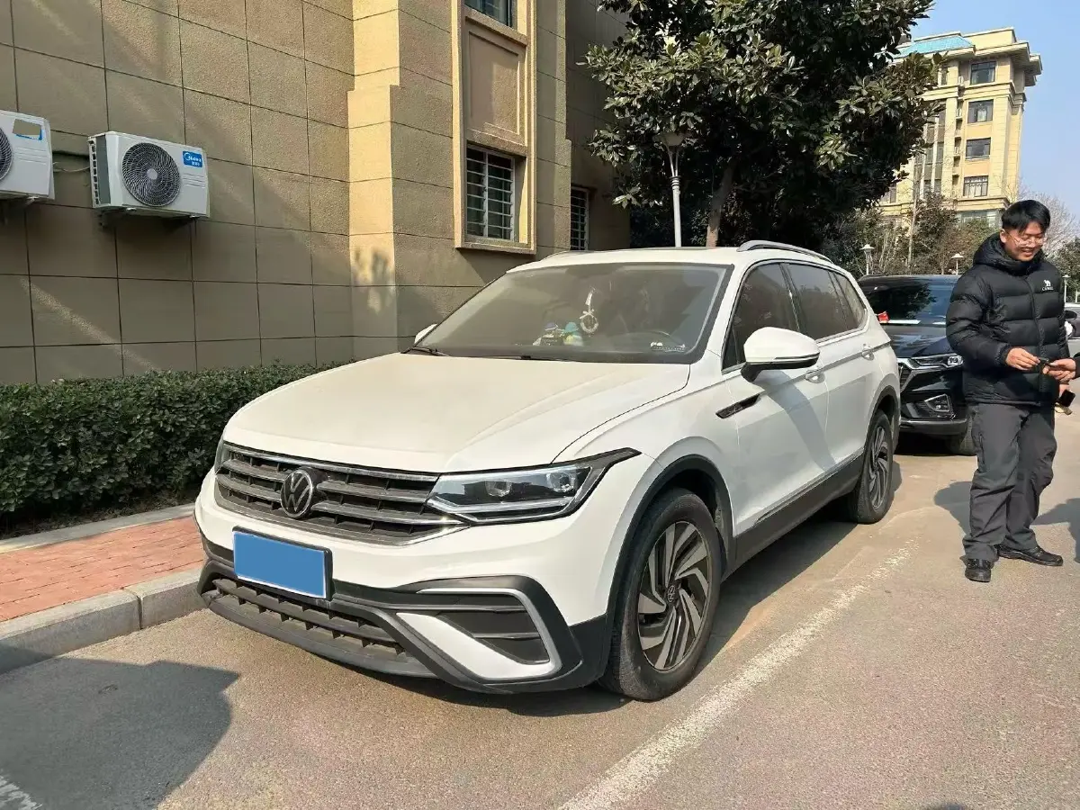 2023 Volkswagen Tiguan L 1.5T 160HP L4 7DCT