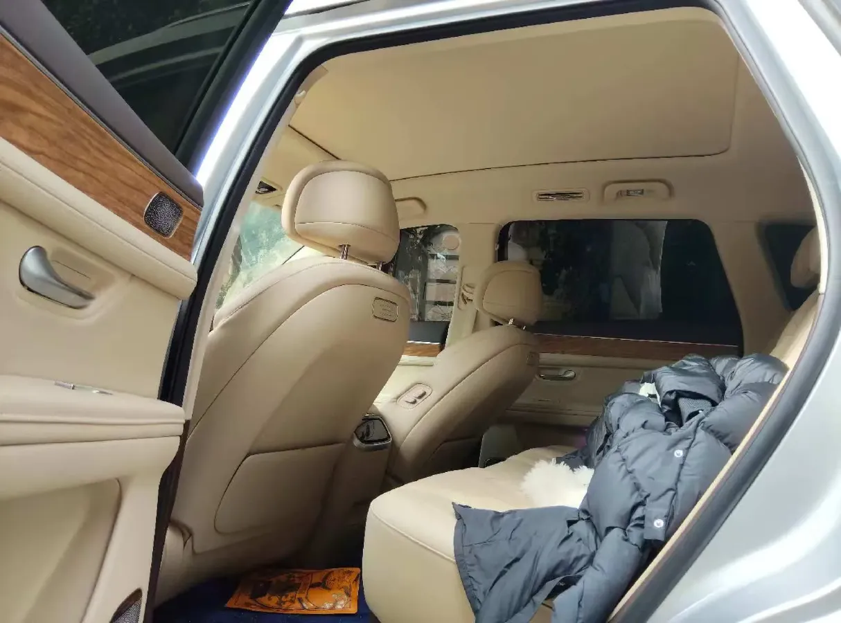 2024 AITO AITO M7 1.5T 152HP L4 REEV 40KWH,autocango,china used car exporter,china ev exporter,chinese used car exporter,chinese used ev exporter