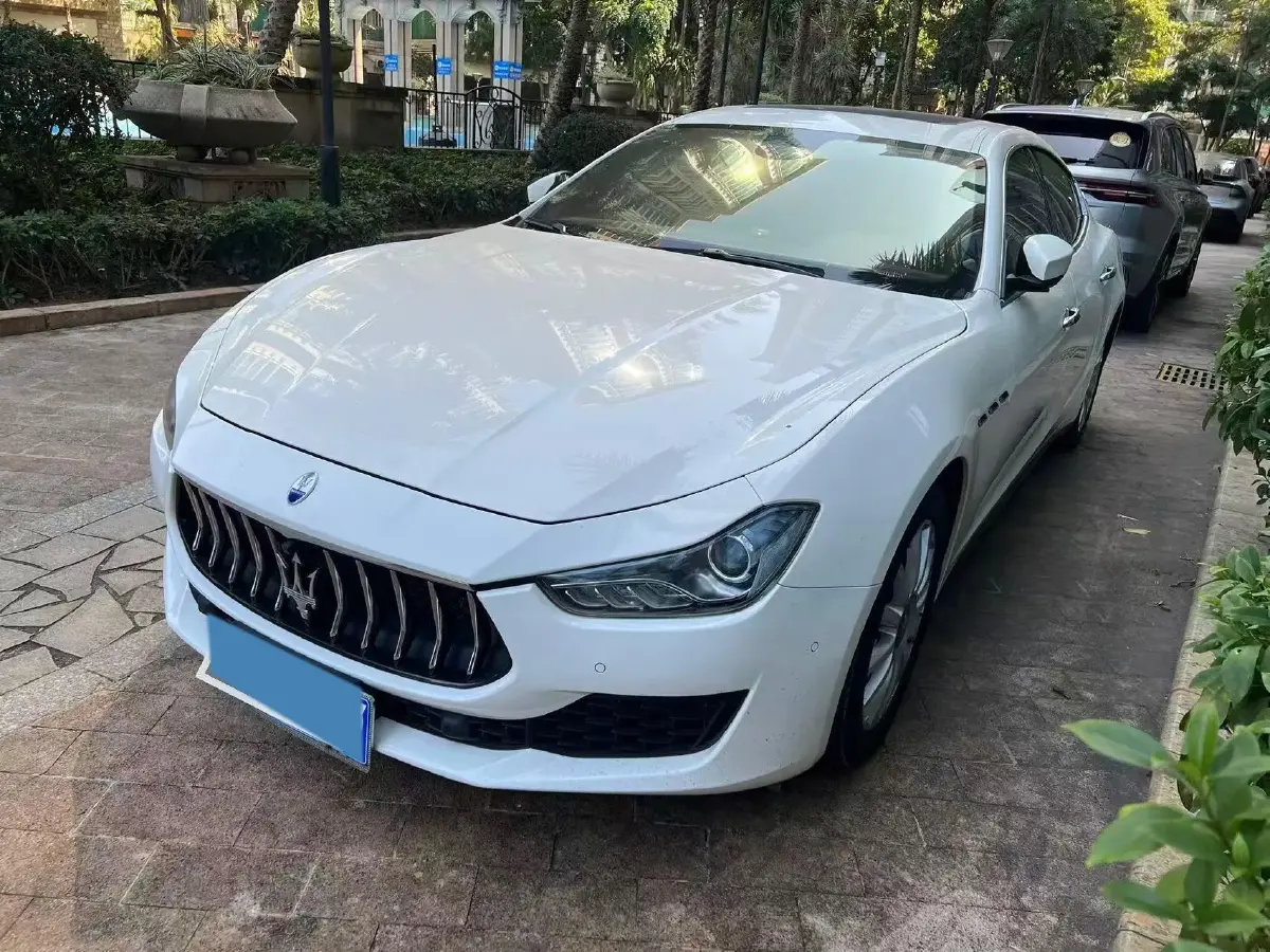 2018 Maserati Ghibli 3.0T 350HP V6 8AT