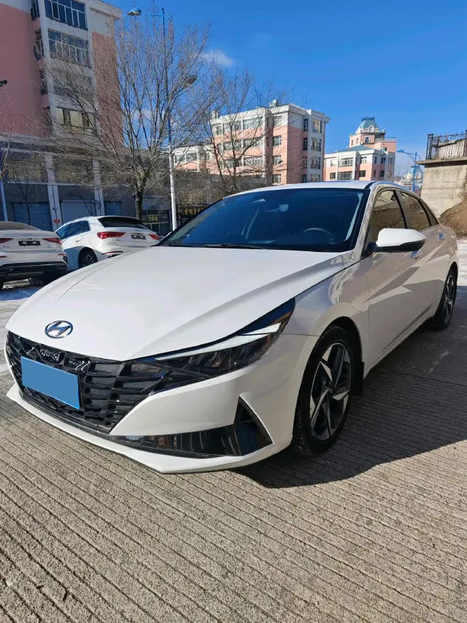 2022 Hyundai Elantra 1.5L 115HP L4 CVT