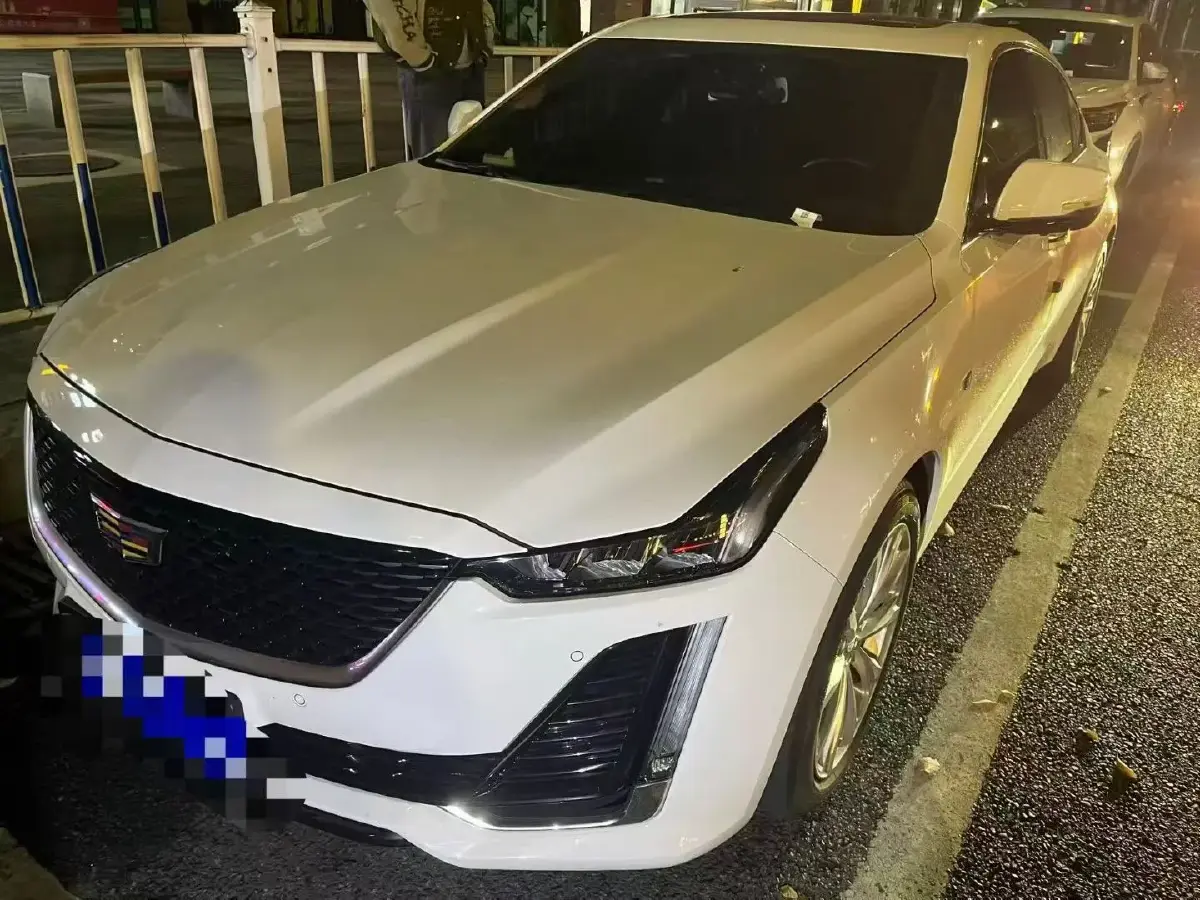 2022 Cadillac CT5 2.0T 237HP L4 10AT