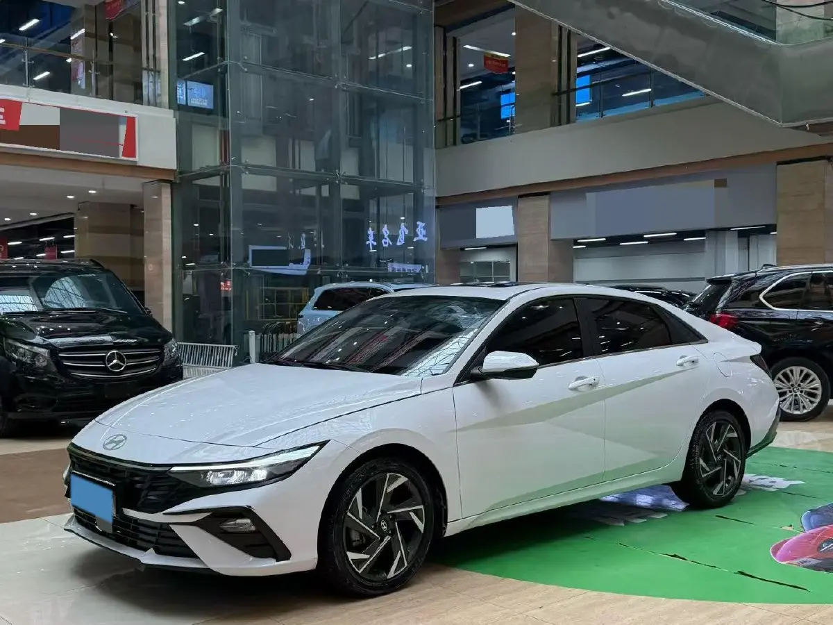 2023 Hyundai Elantra 1.5L 115HP L4 CVT