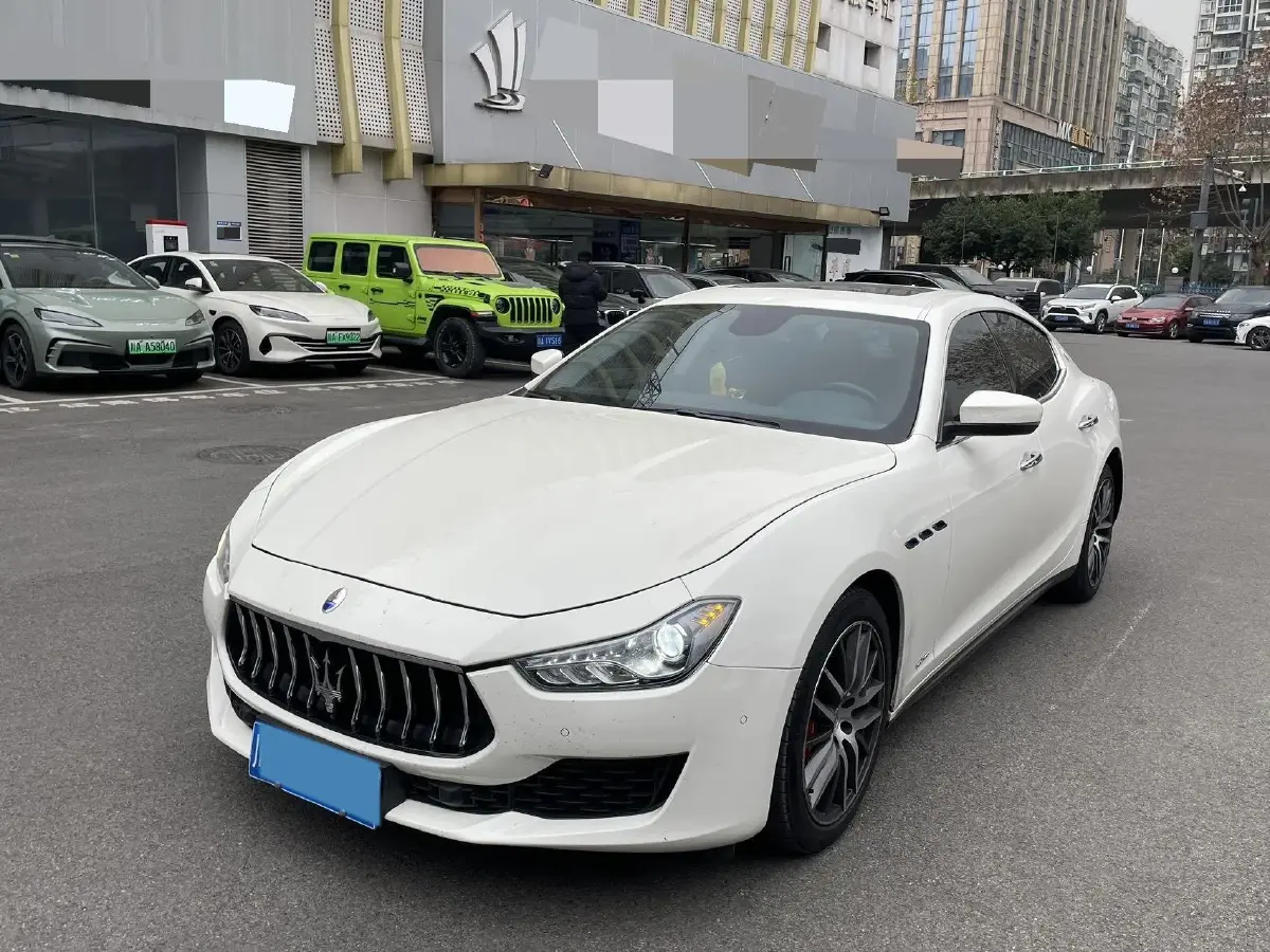 2021 Maserati Ghibli 2.0T 330HP L4 8AT