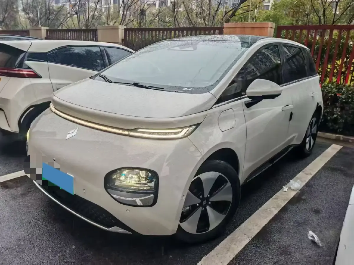 2023 BaoJun Cloud BEV 50.6KWH