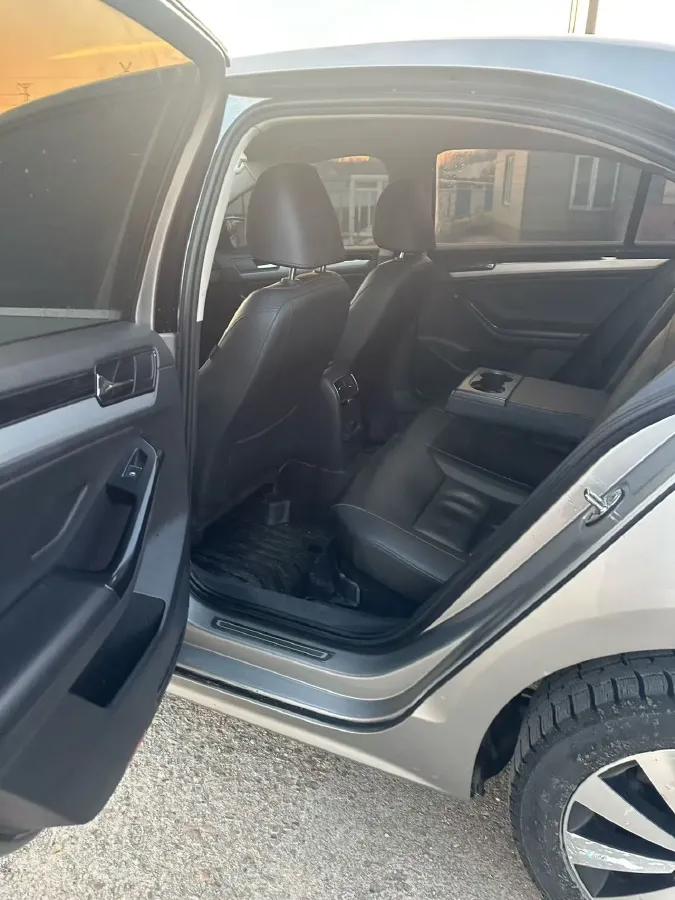 2018 KingLong KaiTe 2.3T 110HP L4 5MT,autocango,china used car exporter,china ev exporter,chinese used car exporter,chinese used ev exporter