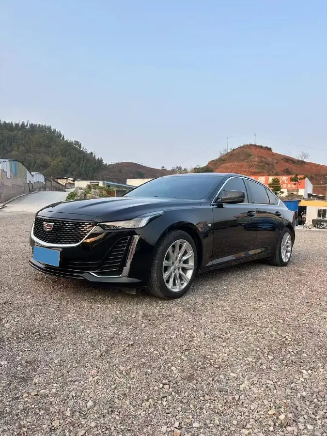 2022 Cadillac CT5 2.0T 237HP L4 10AT