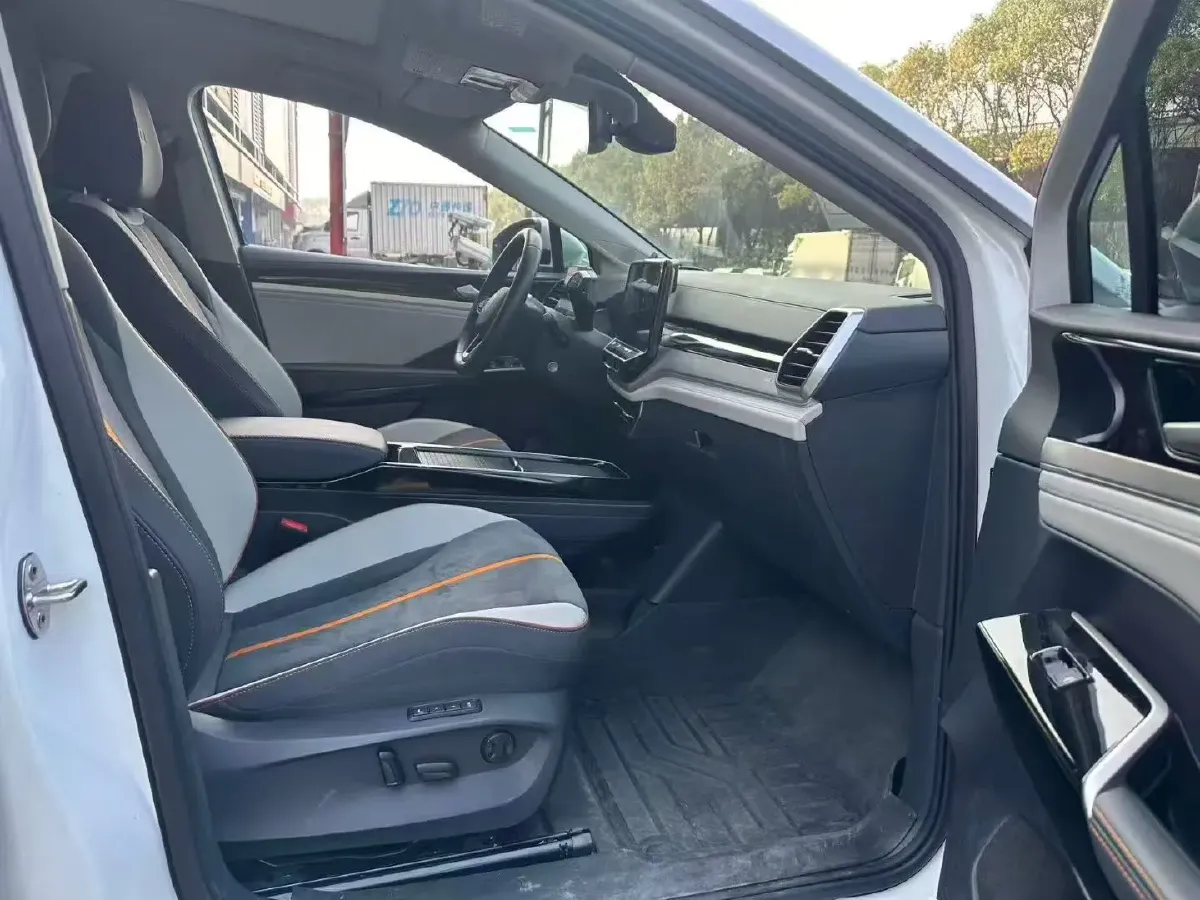 2022 ARCFOX αT BEV 94.5KWH,autocango,china used car exporter,china ev exporter,chinese used car exporter,chinese used ev exporter