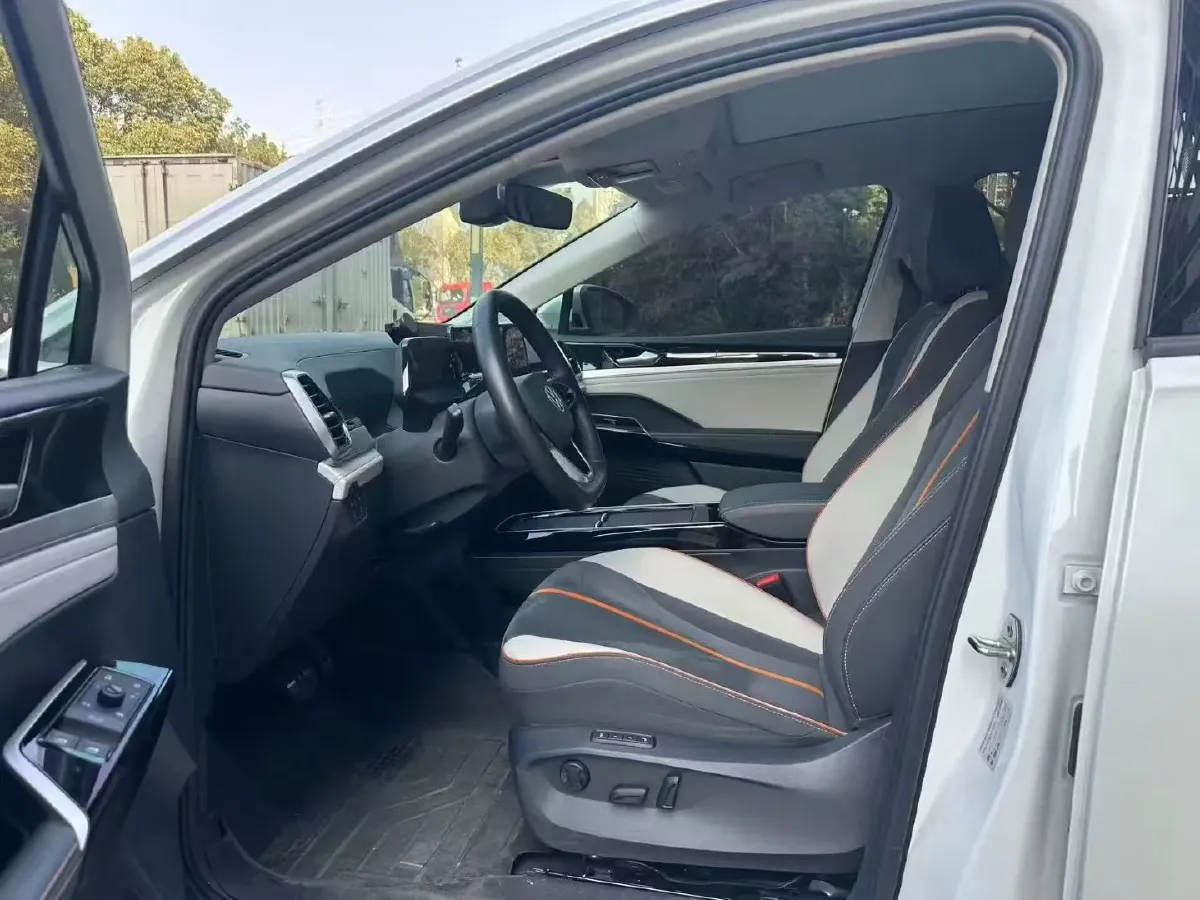 2022 ARCFOX αT BEV 94.5KWH,autocango,china used car exporter,china ev exporter,chinese used car exporter,chinese used ev exporter