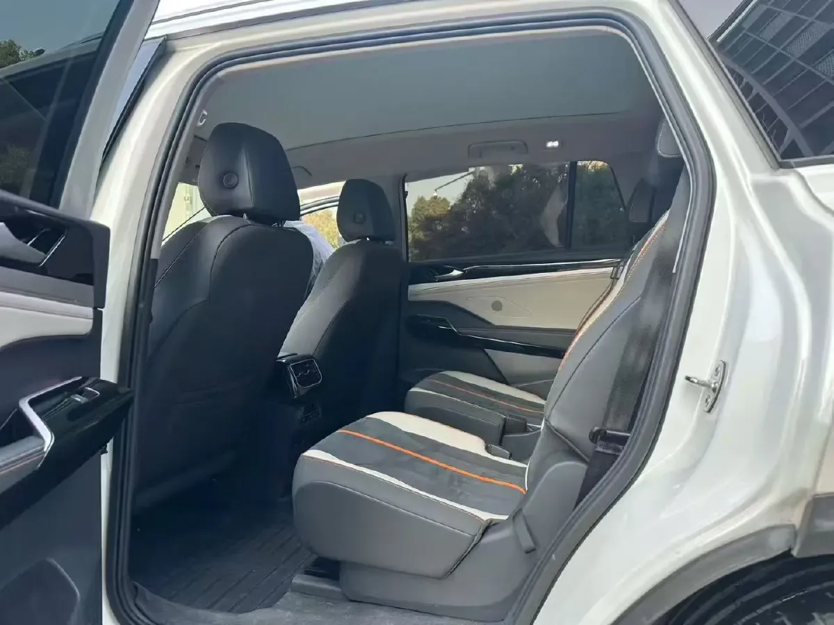 2022 ARCFOX αT BEV 94.5KWH,autocango,china used car exporter,china ev exporter,chinese used car exporter,chinese used ev exporter