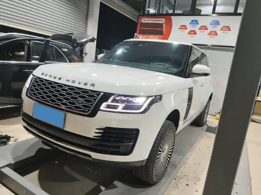 2021 Land Rover Range Rover 3.0T 400HP L6 8AT