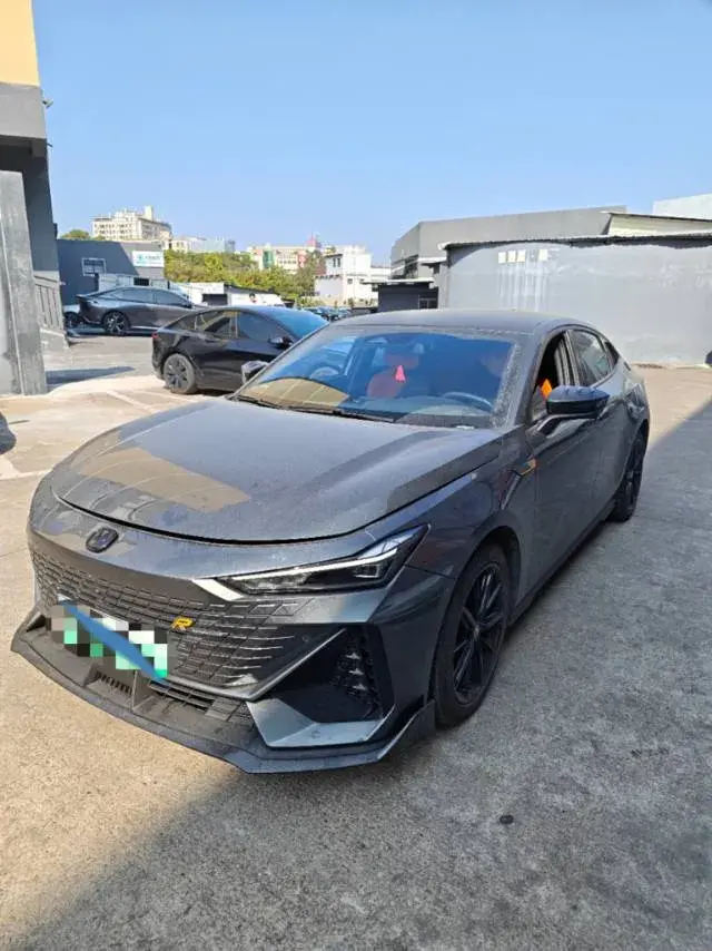 2023 ChangAn UNI-V iDD 1.5T 170HP L4 6TCT PHEV 18.4KWH