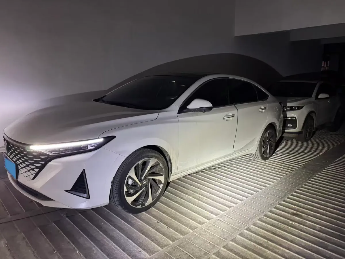 2023 ChangAn Raeton Plus 1.5T 188HP L4 7DCT,autocango,china used car exporter,china ev exporter,chinese used car exporter,chinese used ev exporter