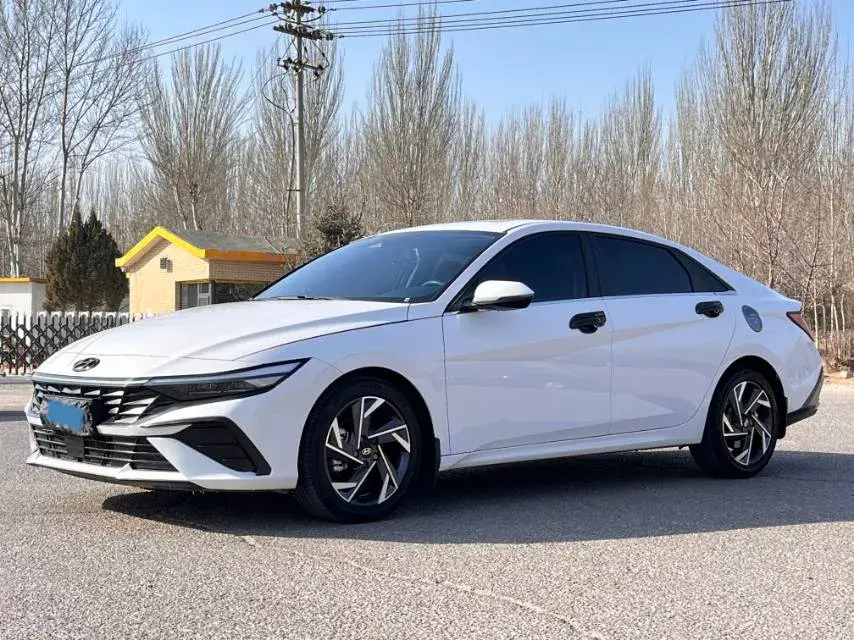 2023 Hyundai Elantra 1.5L 115HP L4 CVT