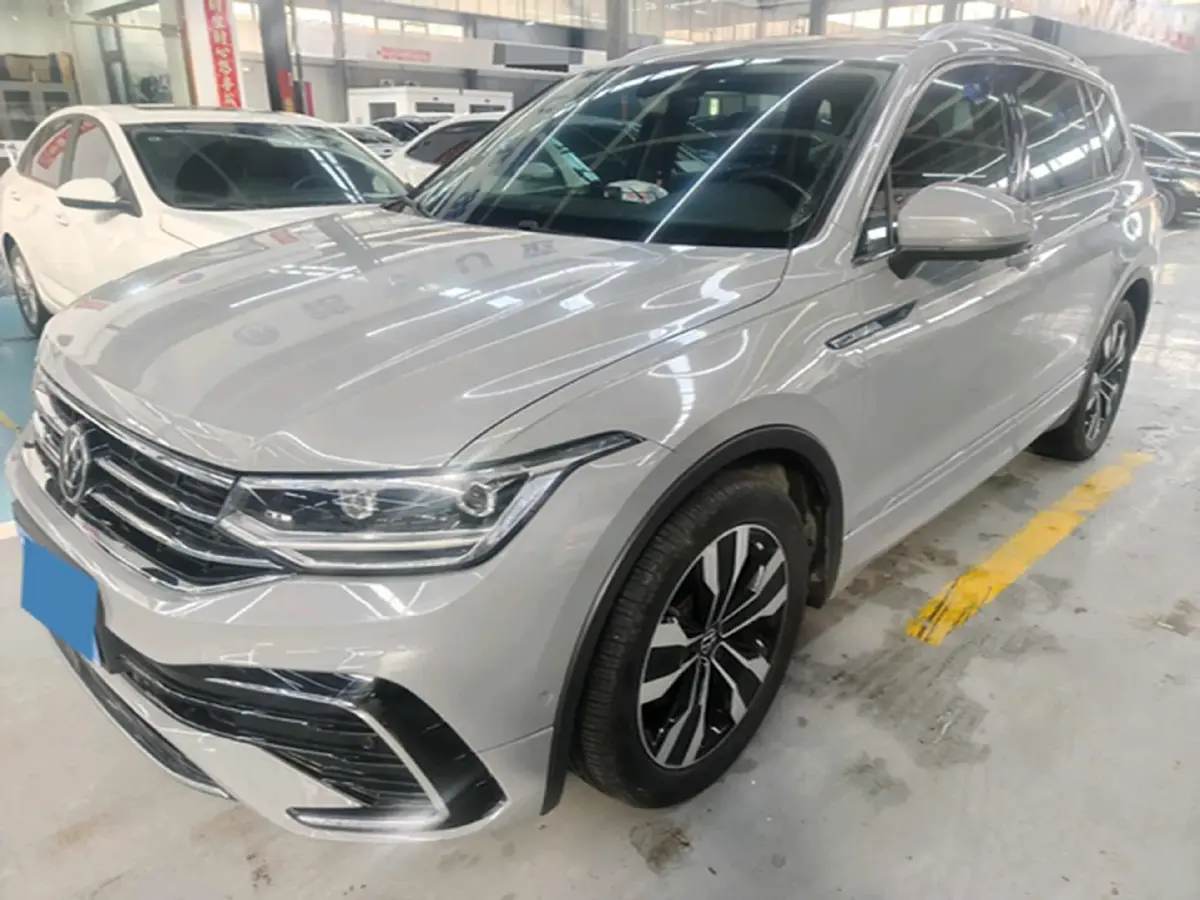 2023 Volkswagen Tiguan L 2.0T 186HP L4 7DCT