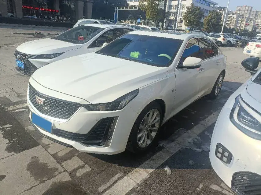 2022 Cadillac CT5 2.0T 237HP L4 10AT