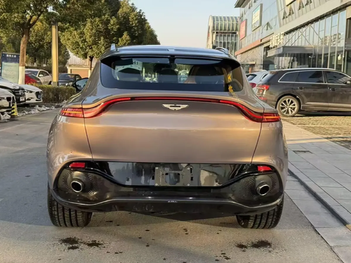 2022 Aston Martin DBX 3.0T 435HP L6 9AT,autocango,china used car exporter,china ev exporter,chinese used car exporter,chinese used ev exporter