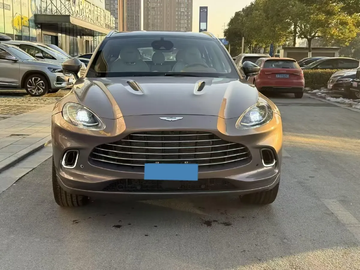 2022 Aston Martin DBX 3.0T 435HP L6 9AT,autocango,china used car exporter,china ev exporter,chinese used car exporter,chinese used ev exporter