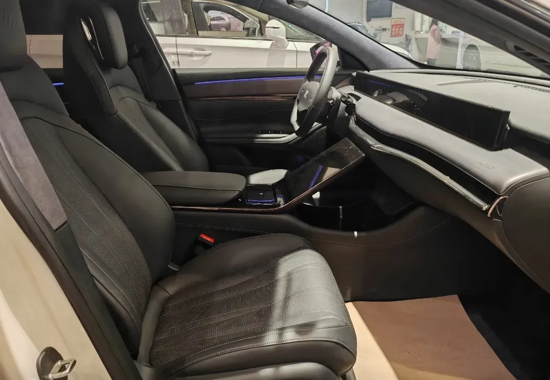 2022 IM L7 BEV 90KWH,autocango,china used car exporter,china ev exporter,chinese used car exporter,chinese used ev exporter