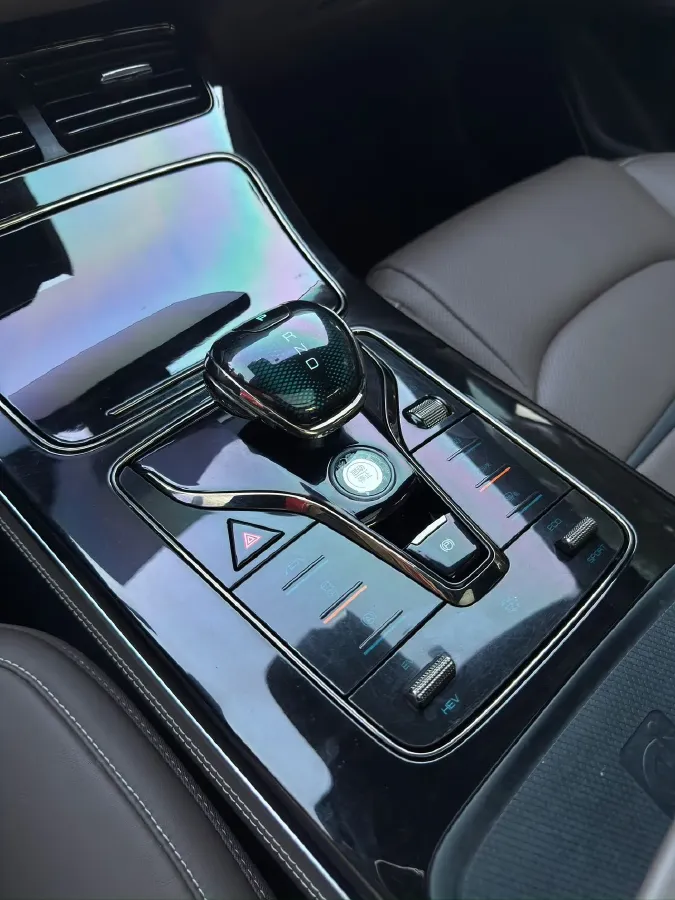 2020 WEY VV7 2.0T 227HP L4 7DCT PHEV,autocango,china used car exporter,china ev exporter,chinese used car exporter,chinese used ev exporter