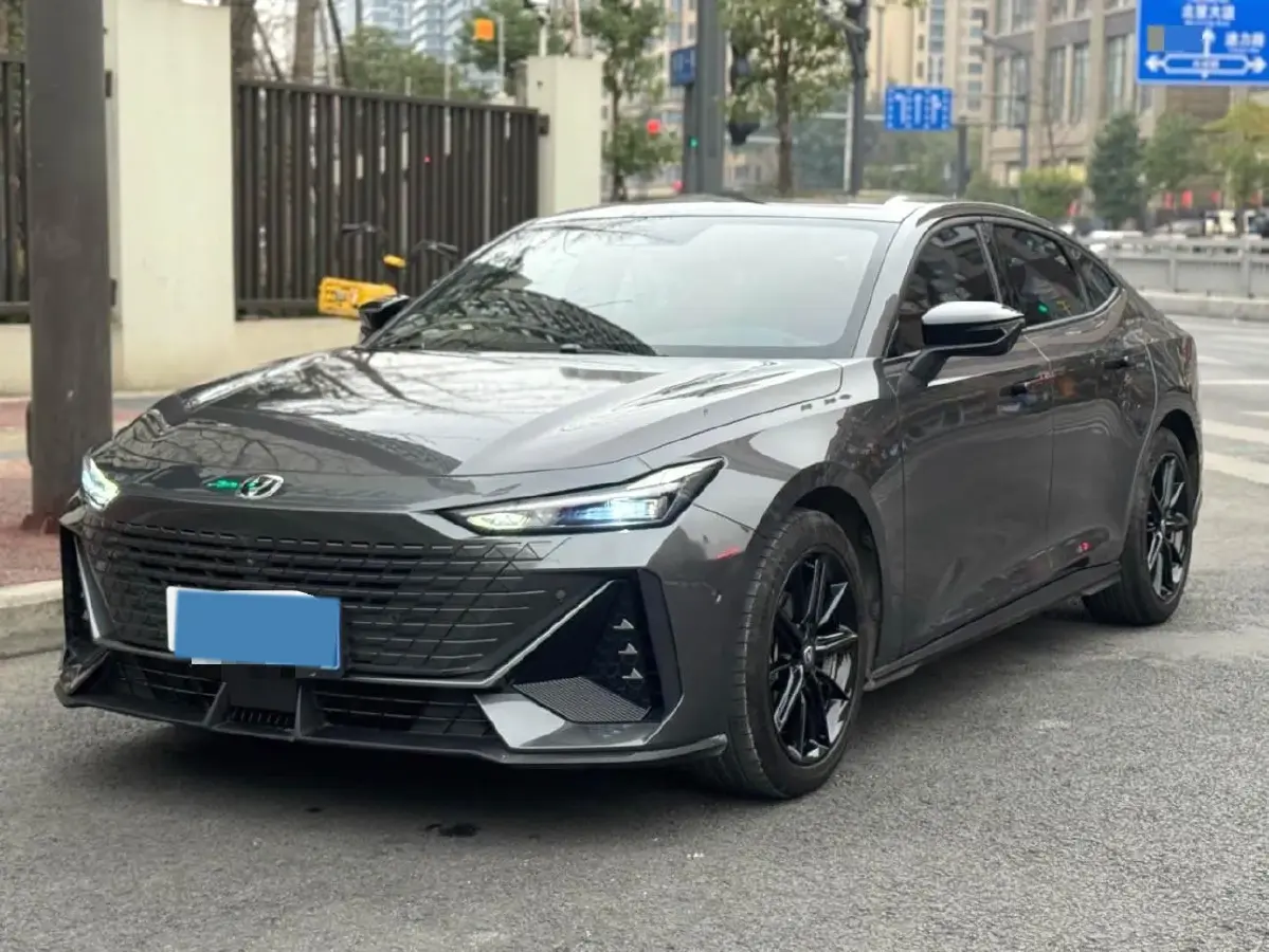 2022 ChangAn UNI-V 1.5T 188HP L4 7DCT