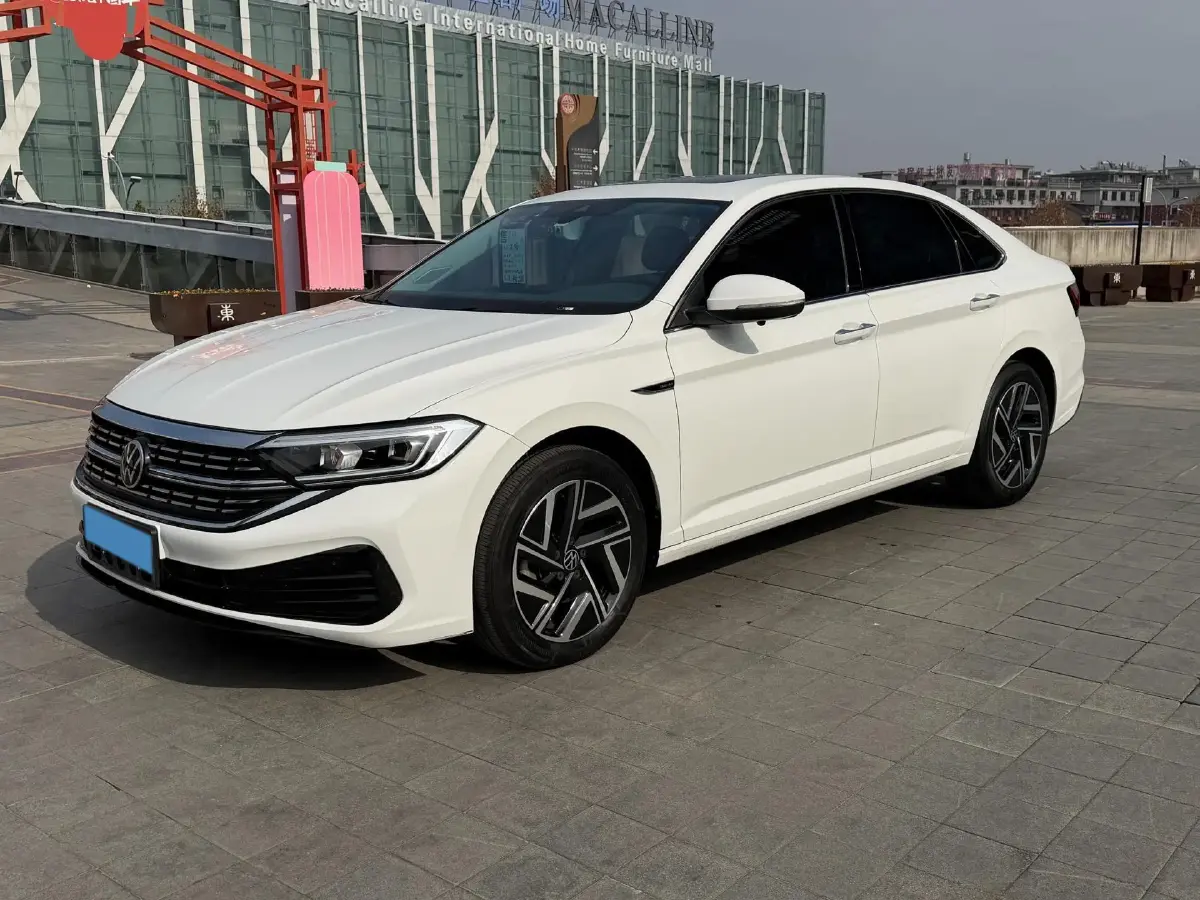 2023 Volkswagen Sagitar 1.2T 116HP L4 7DCT