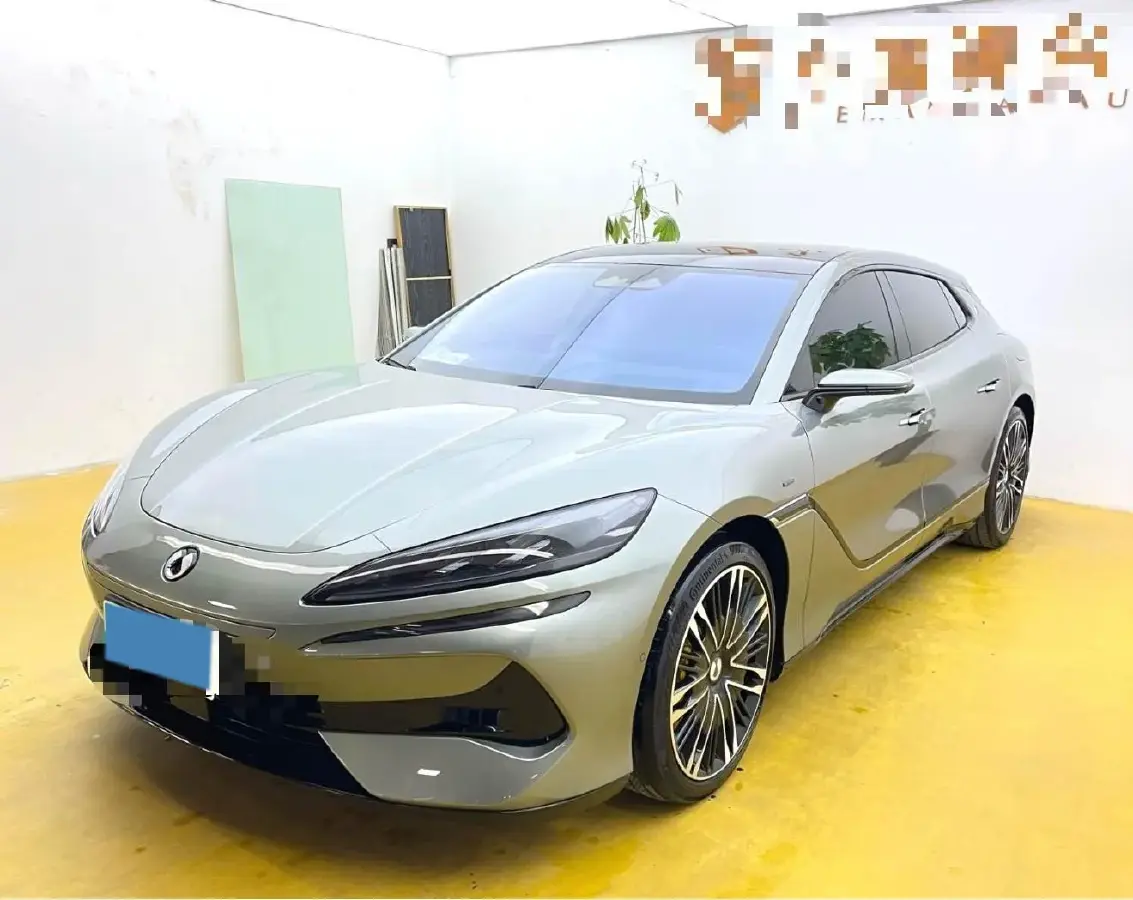 2024 Denza DenzaZ9GT 2.0T 207HP L4 E-CVT PHEV 38.5KWH