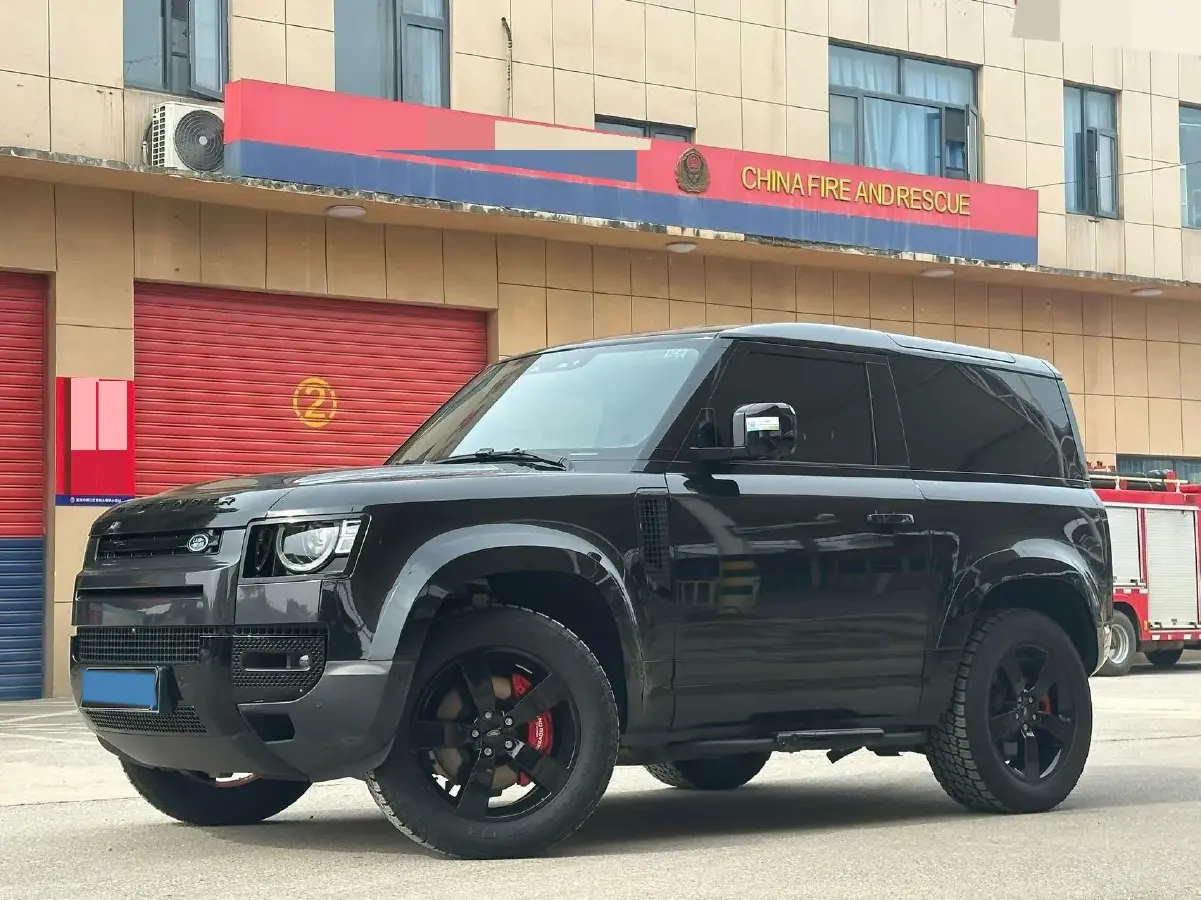 2024 Land Rover Defender 3.0T 400HP L6 8AT