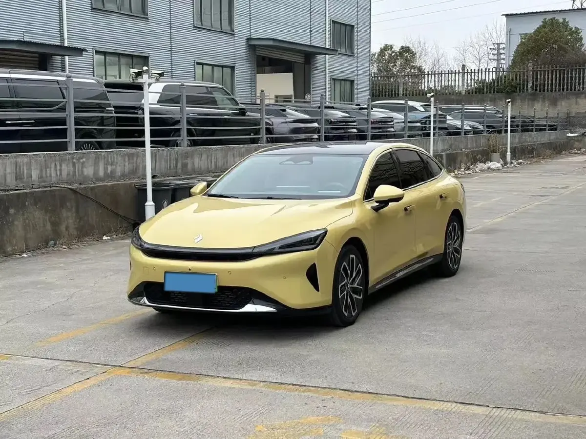 2025 BaoJun XiangJing 1.5T 143HP L4 1DHT PHEV