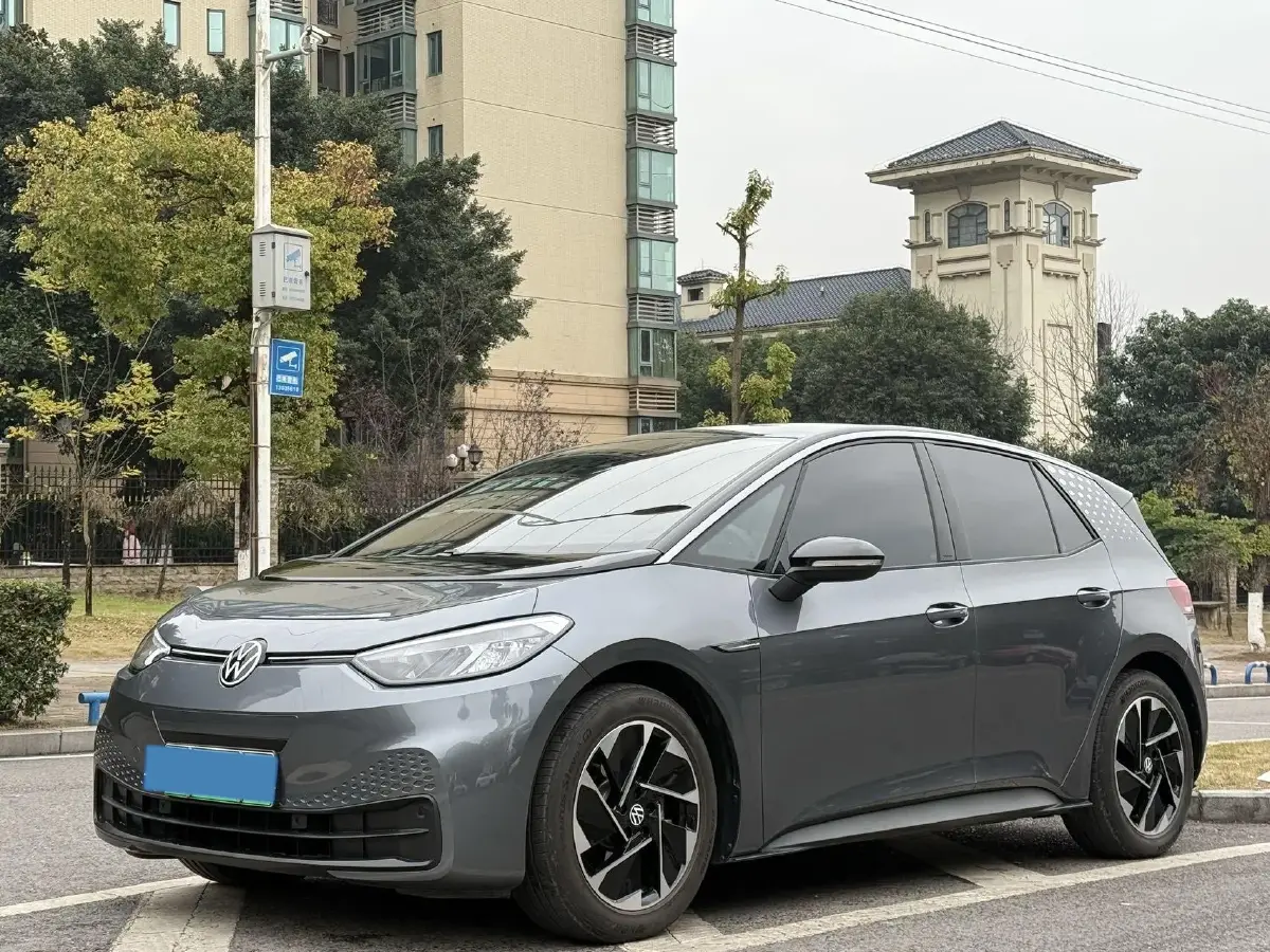 2023 Volkswagen ID.3 BEV 52.8KWH
