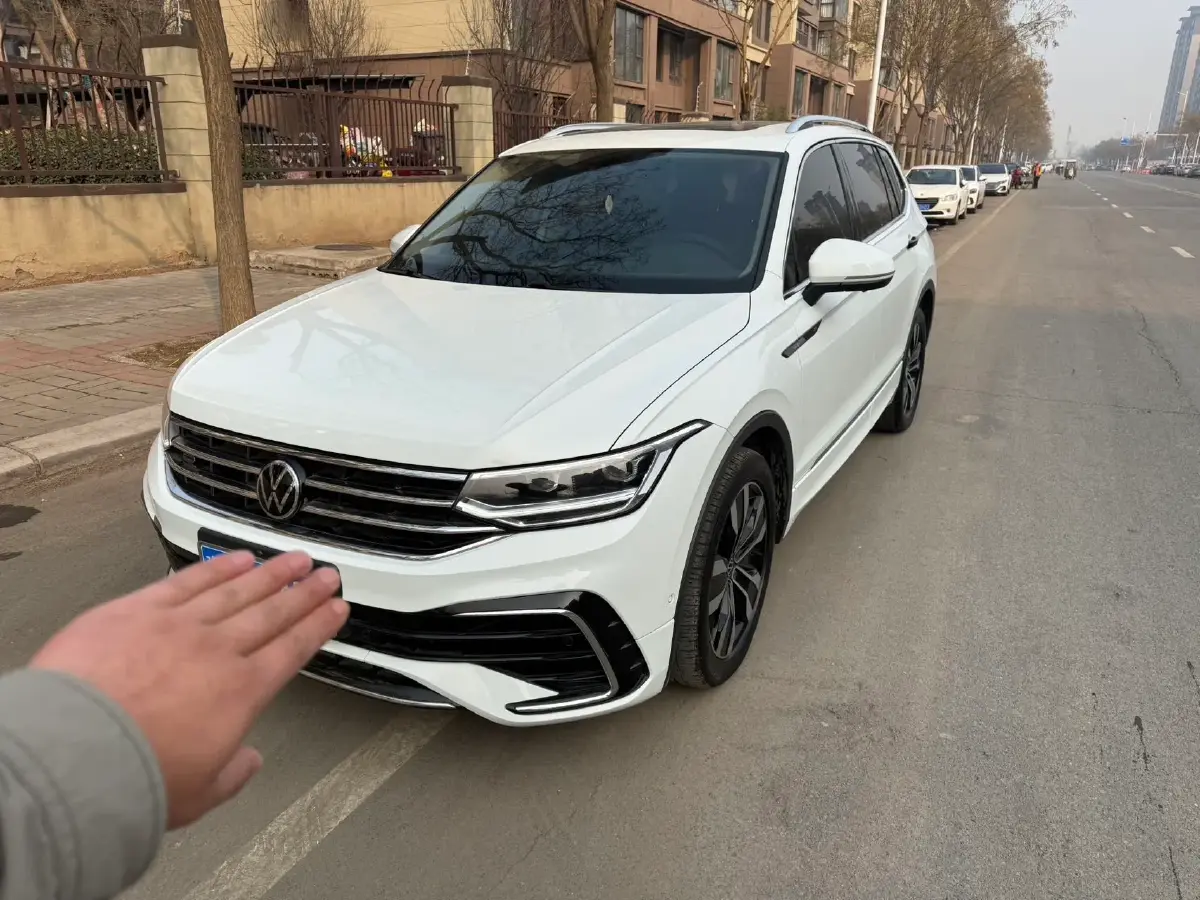 2024 Volkswagen Tiguan L 2.0T 186HP L4 7DCT