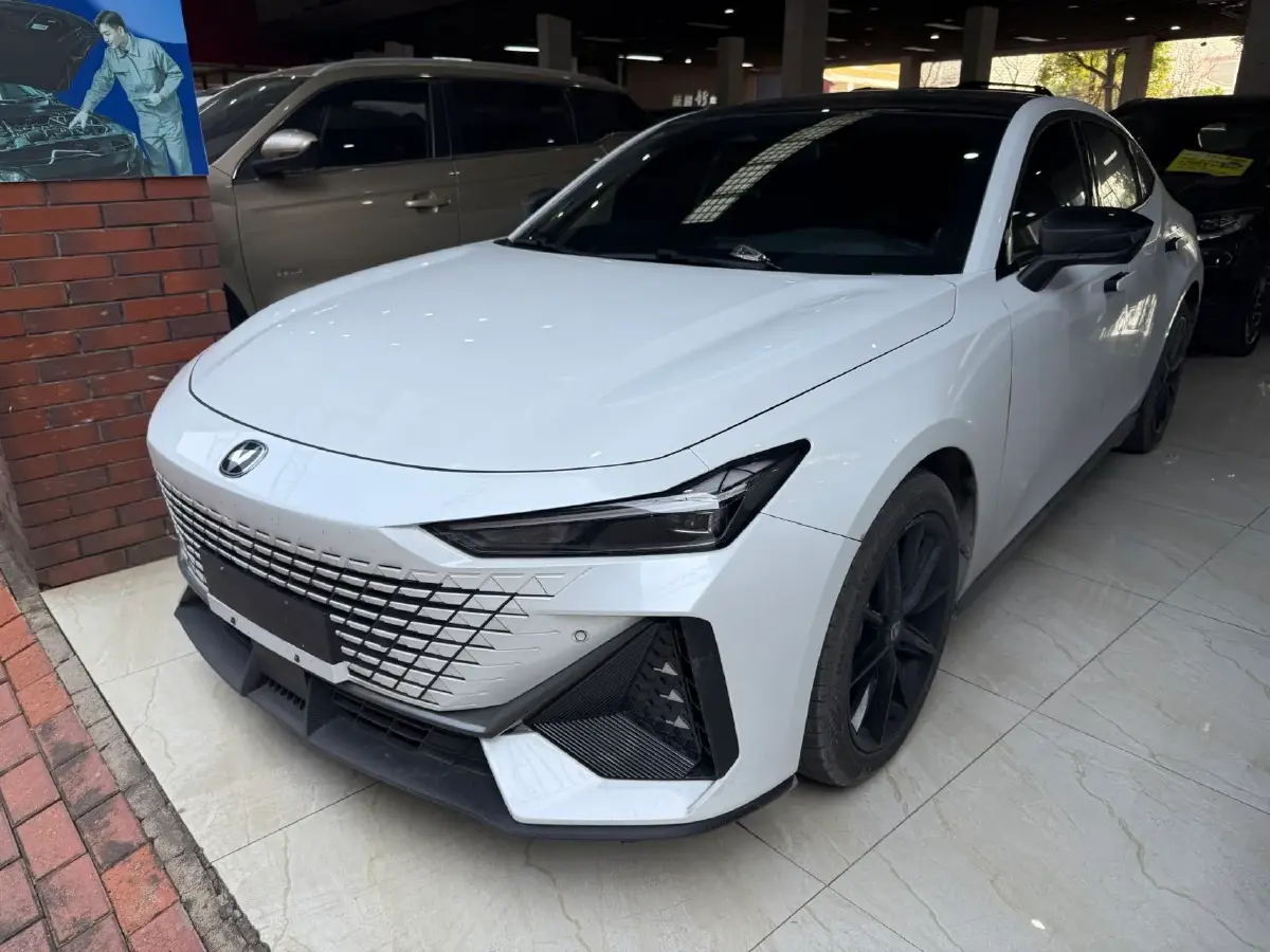2024 ChangAn UNI-V 1.5T 188HP L4 7DCT