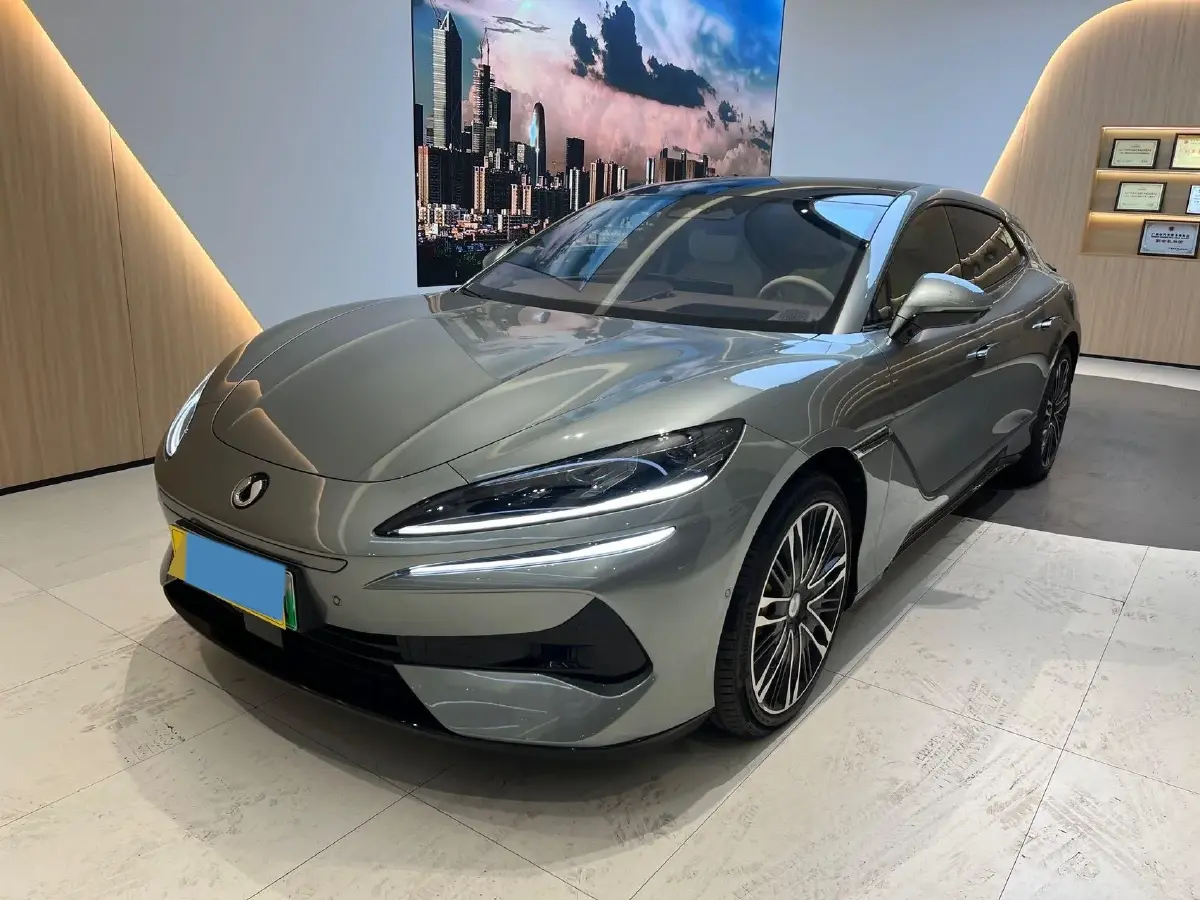 2024 Denza DenzaZ9GT 2.0T 207HP L4 E-CVT PHEV 38.5KWH