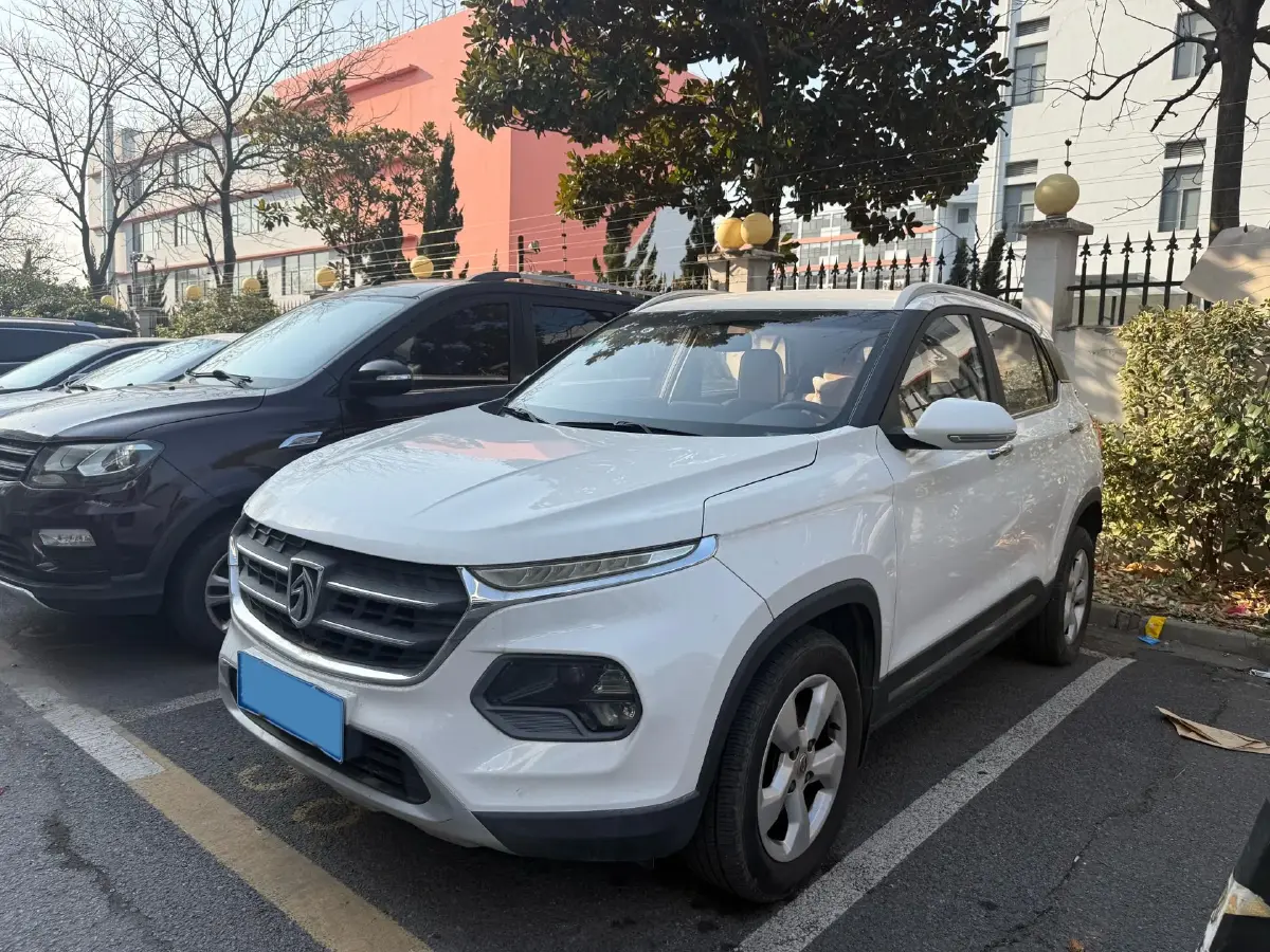 2017 BaoJun 310W 1.5L 105HP L4 6MT