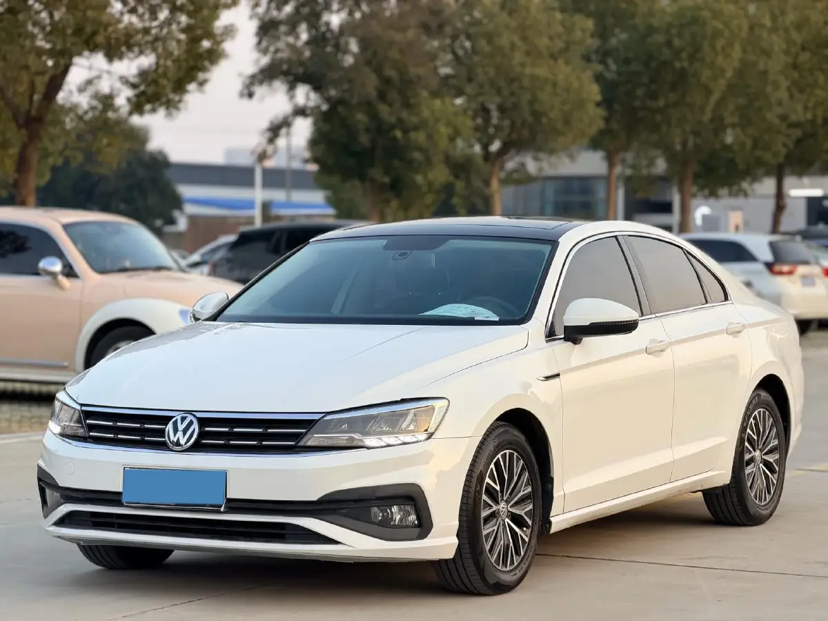 2019 Volkswagen T-Cross 1.4T 150HP L4 7DCT