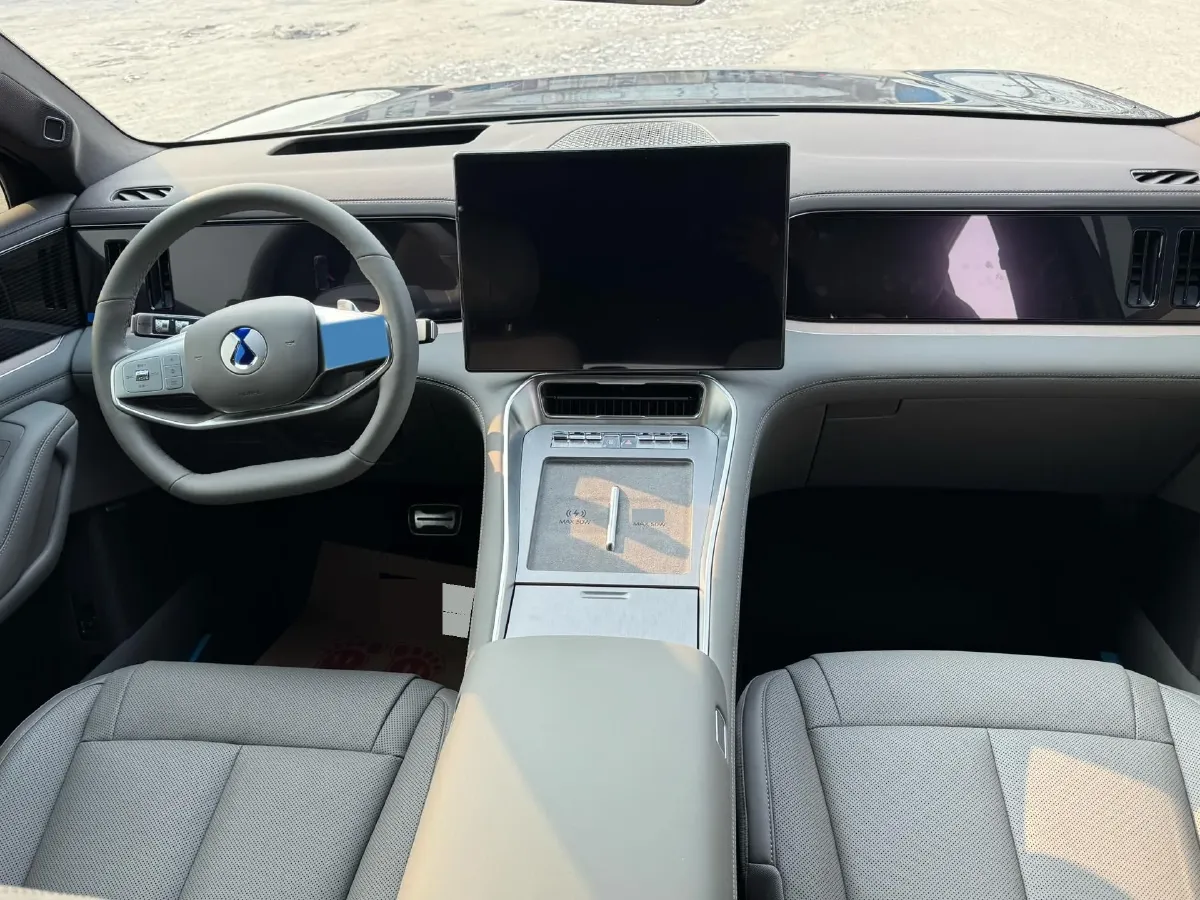2025 Denza DenzaN8L 2.0T 207HP L4 E-CVT PHEV,autocango,china used car exporter,china ev exporter,chinese used car exporter,chinese used ev exporter