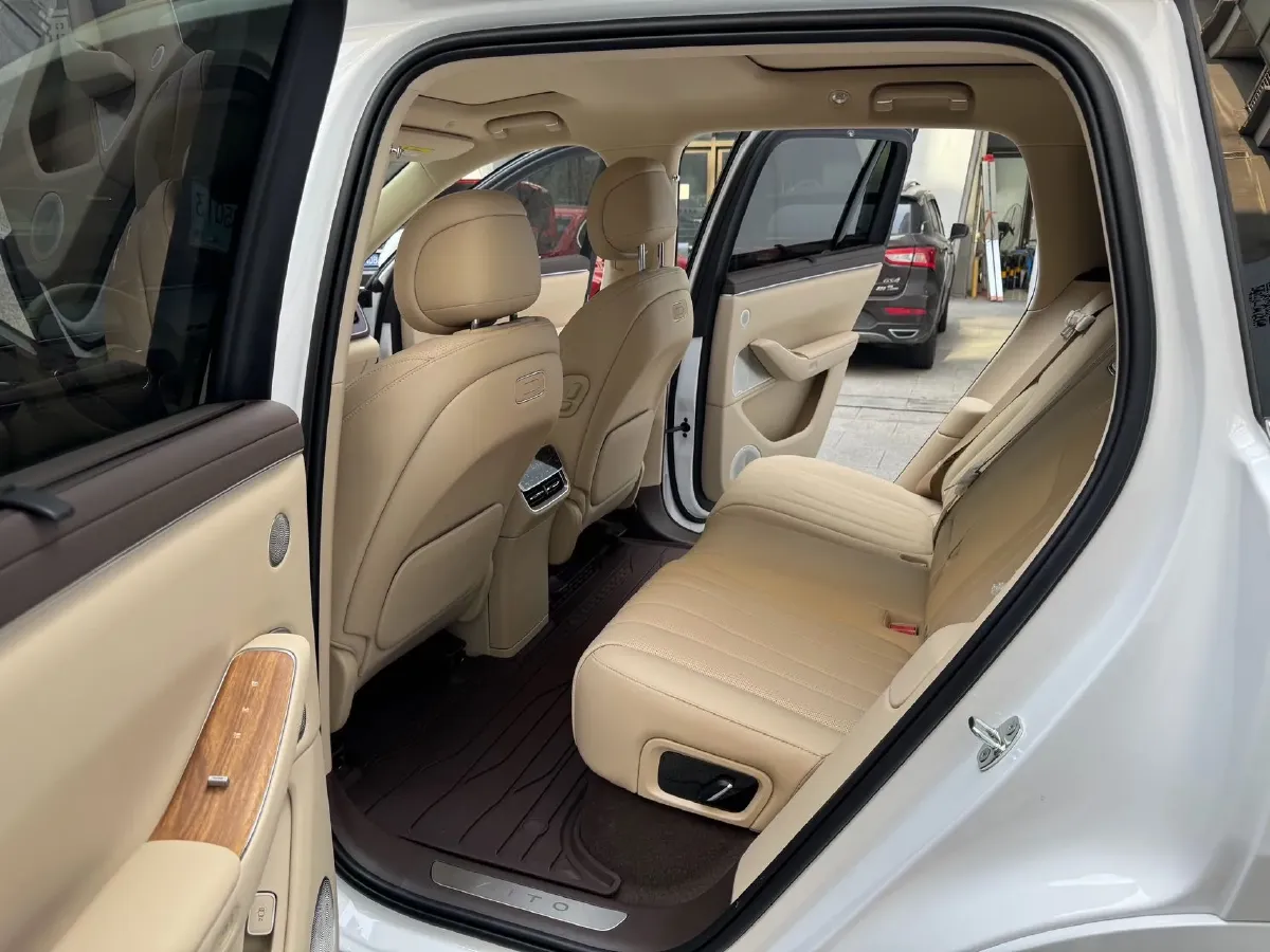 2026 AITO AITO M7 REEV 160HP REEV,autocango,china used car exporter,china ev exporter,chinese used car exporter,chinese used ev exporter