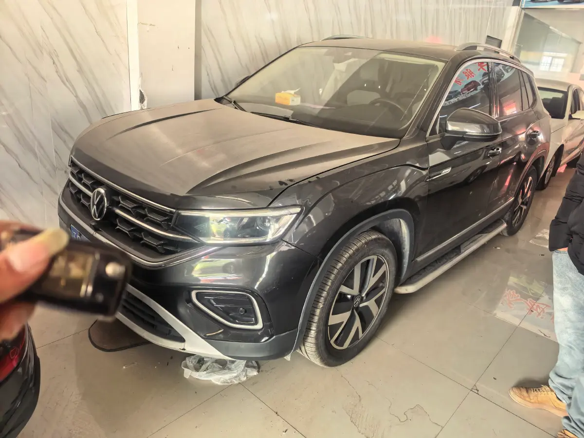 2023 Volkswagen Tayron 2.0T 186HP L4 7DCT