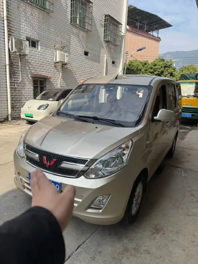 2016 WuLing RongGuang V 1.5L 112HP L4 5MT