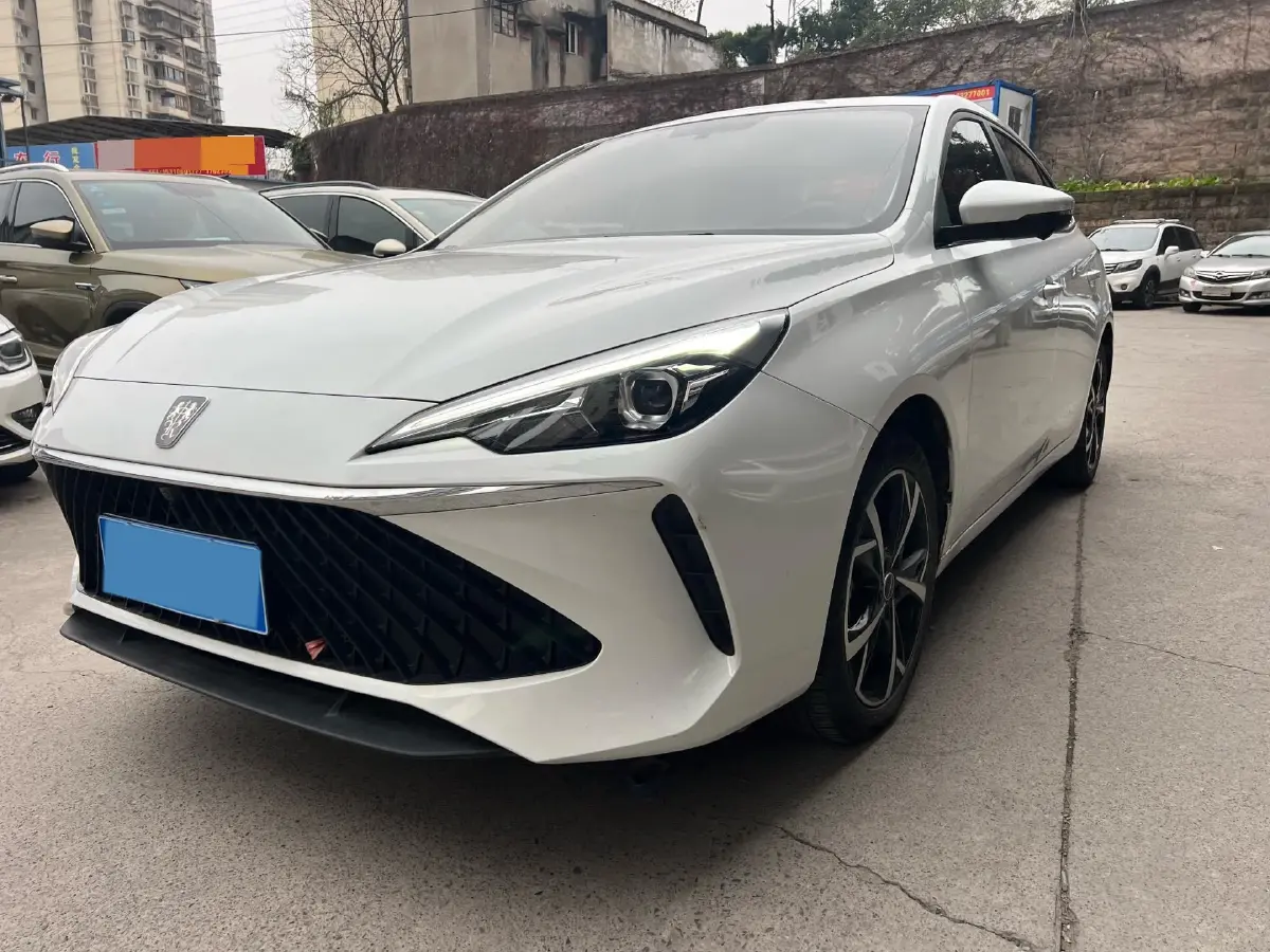 2023 Roewe i5 1.5L 129HP L4 CVT