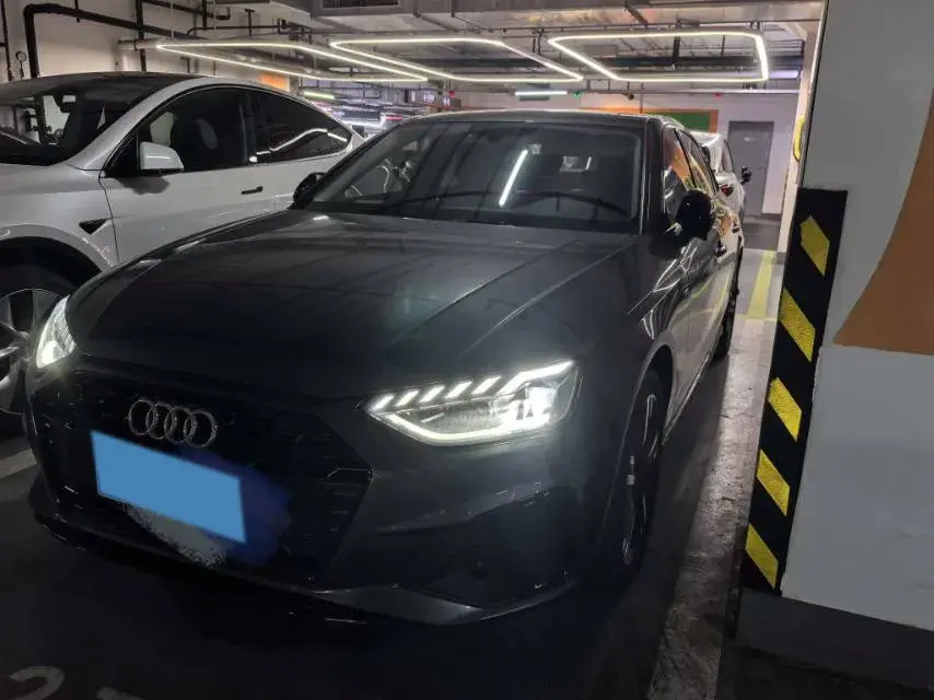 2022 Audi A4L 2.0T 190HP L4 7DCT