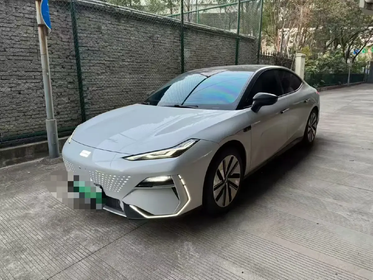 2024 Geely Galaxy E8 BEV 76KWH