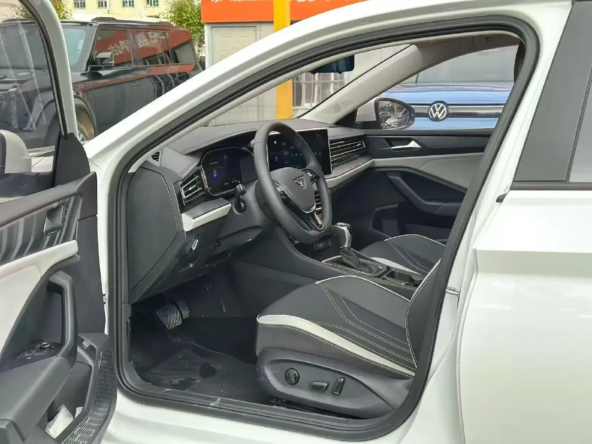 2025 Jetta JettaVA7 1.4T 150HP L4 7DCT,autocango,china used car exporter,china ev exporter,chinese used car exporter,chinese used ev exporter