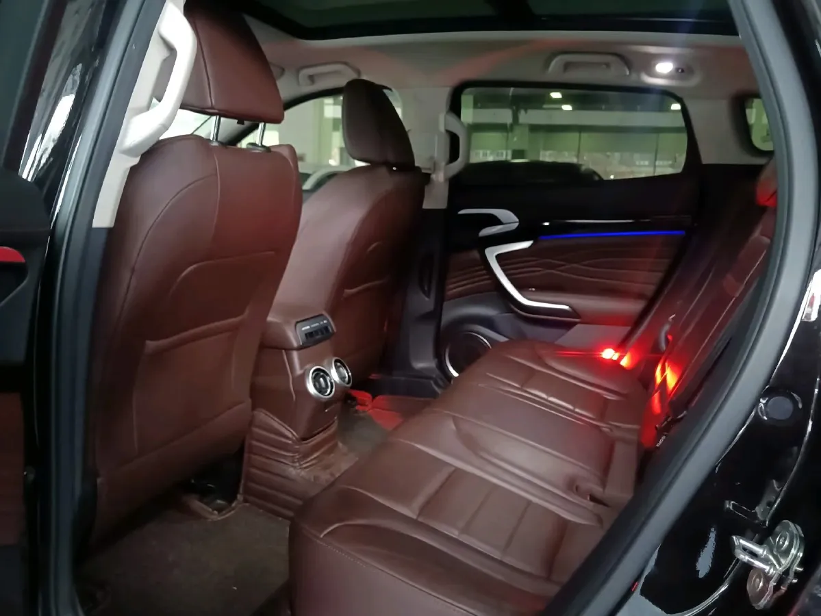 2018 WEY P8 2.0T 234HP L4 6DCT PHEV 12.96KWH,autocango,china used car exporter,china ev exporter,chinese used car exporter,chinese used ev exporter