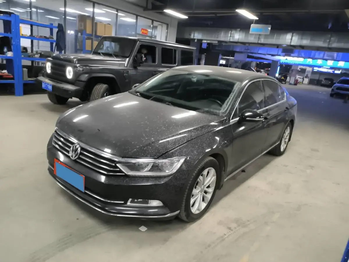 2018 Volkswagen Magotan 2.0T 220HP L4 7DCT