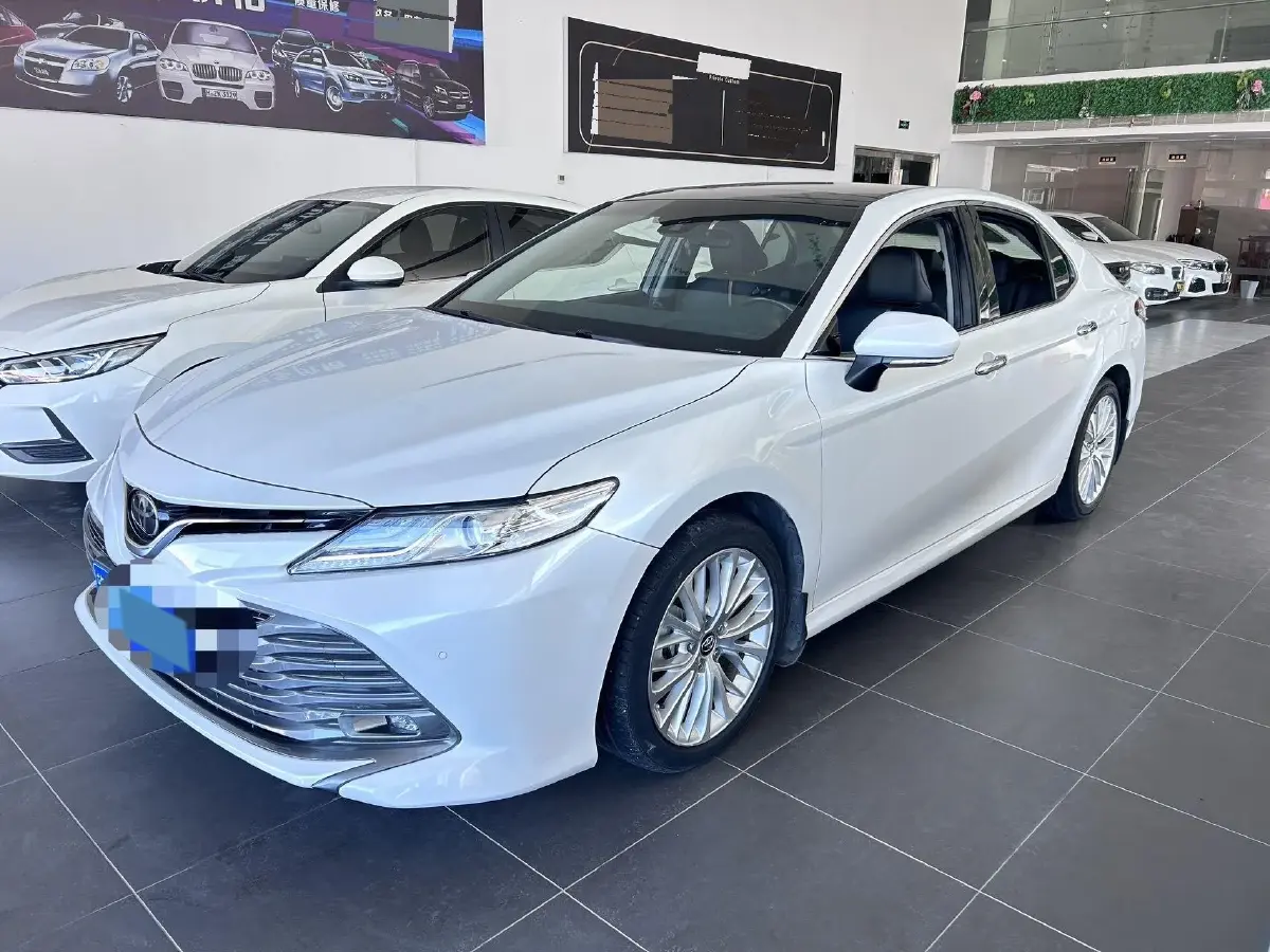 2019 Toyota Camry 2.5L 209HP L4 8AT