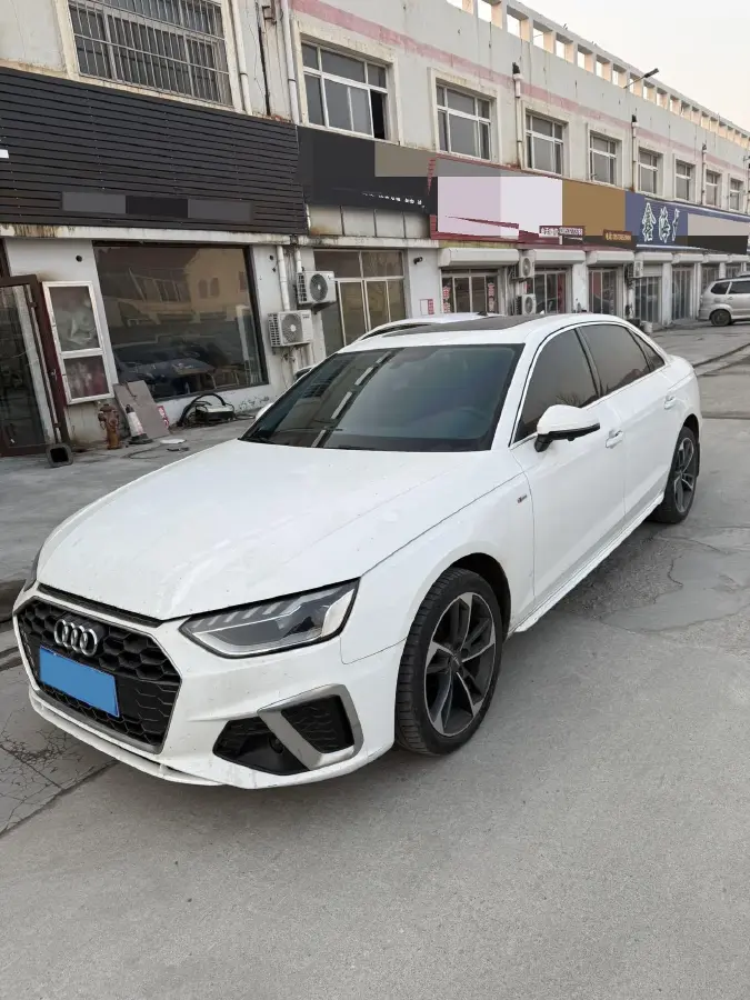 2022 Audi A4L 2.0T 190HP L4 7DCT