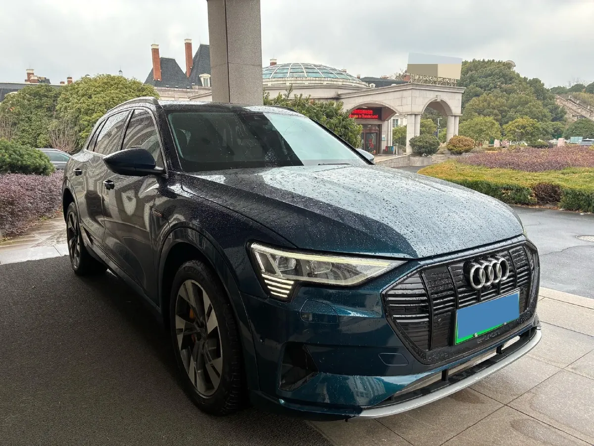 2019 Audi e-tron 2AT BEV 95KWH,autocango,china used car exporter,china ev exporter,chinese used car exporter,chinese used ev exporter