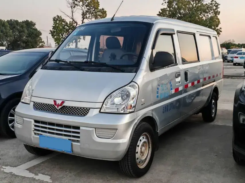 2019 WuLing RongGuang 1.5L 107HP L4 5MT