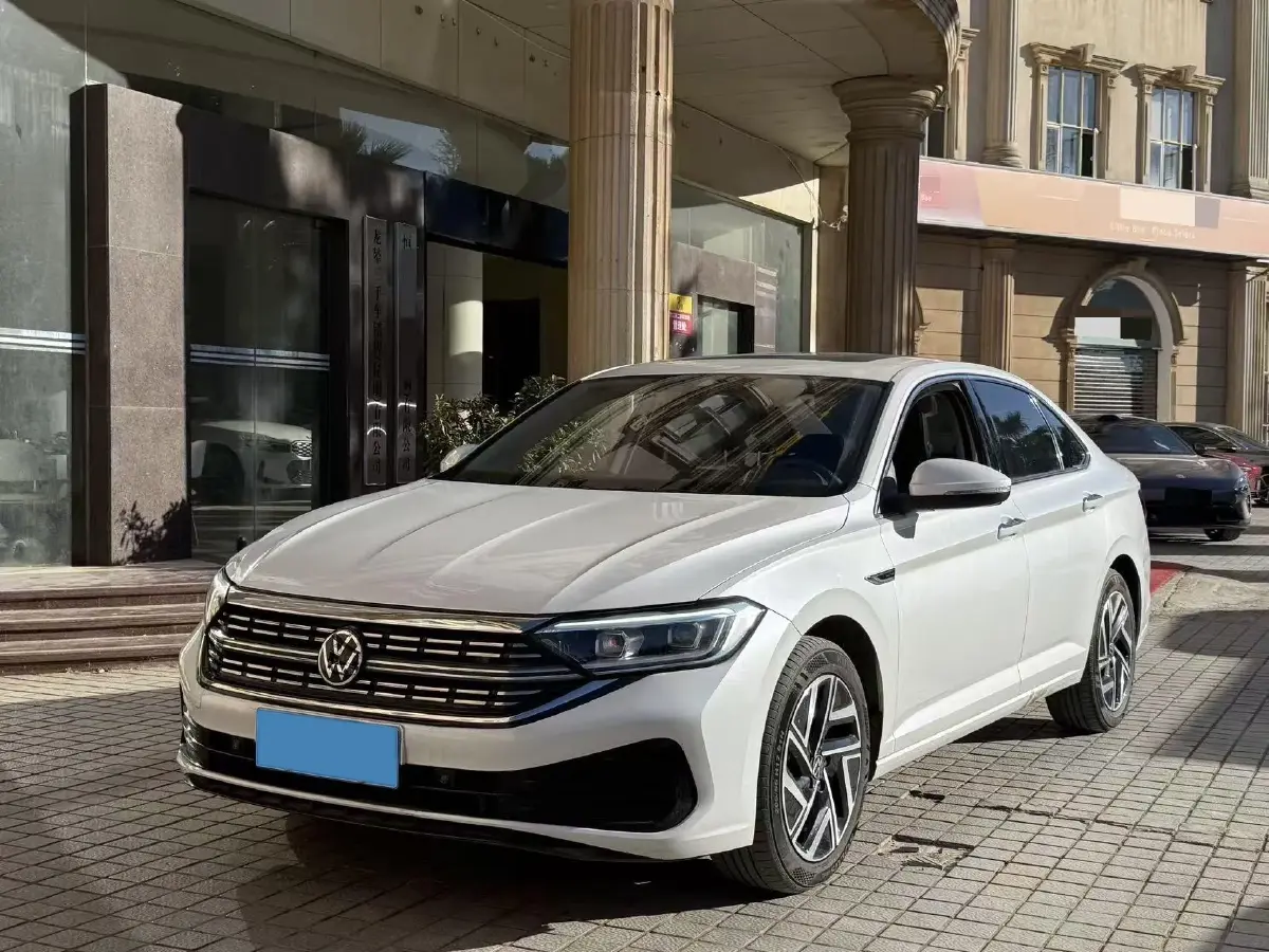 2023 Volkswagen Sagitar 1.5T 160HP L4 7DCT