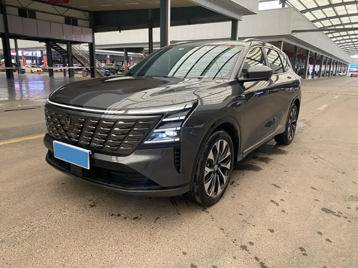 2025 ChangAn CS75 Plus 2.0T 233HP L4 8AT